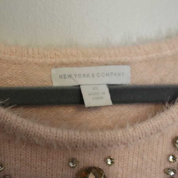 New York & Company | Pink 3/4 Sleeve Fuzzy | 026 - Picture 4 of 5